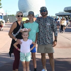 Meet your Posher, Lee